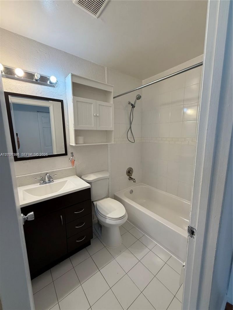 2125 NW 57th Ave, Unit 15-E, Lauderhill, FL 33313 Photo