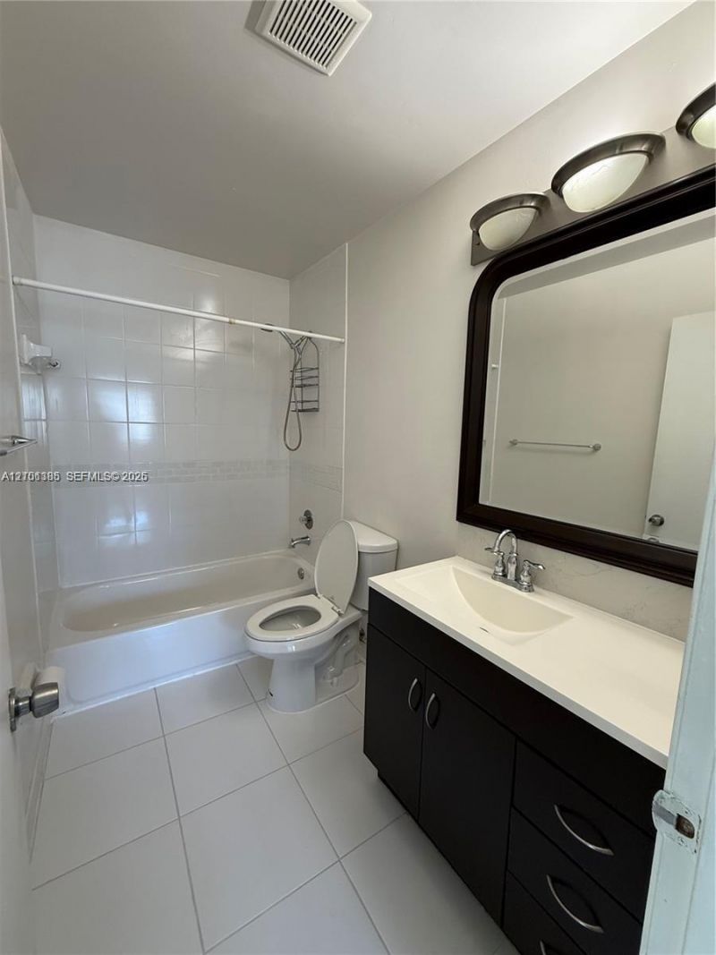2125 NW 57th Ave, Unit 15-E, Lauderhill, FL 33313 Photo