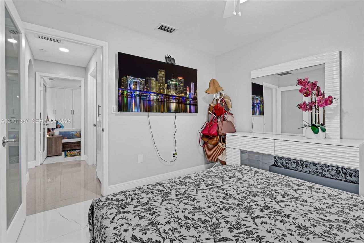 15822 SW 140th St, Miami, FL 33196 Photo