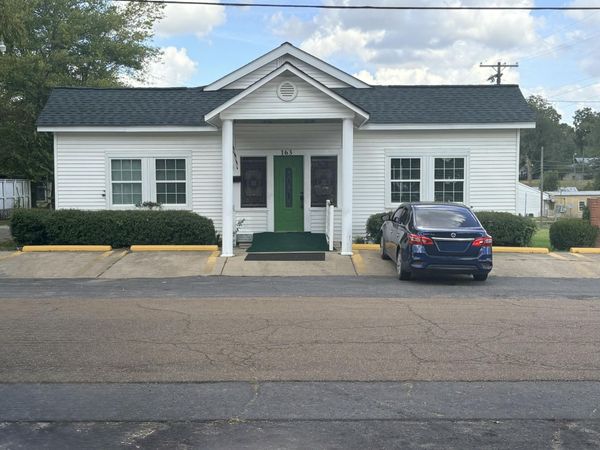 163 Dr Martin Luther King Junior Drive, Macon, MS 39341