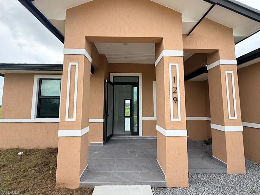 129 Carousel Ave, Labelle, FL 33935 Photo