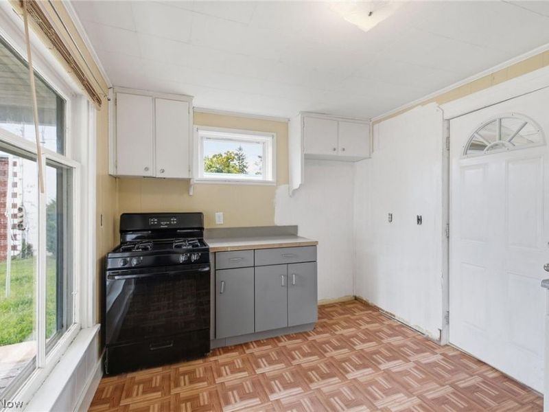 29 S High Street, Jeromesville, OH 44840 Photo 8