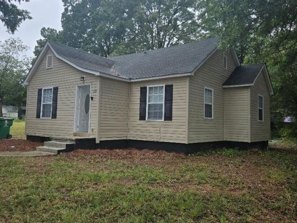 1200 Cheshire Avenue , Charlotte, NC 28208