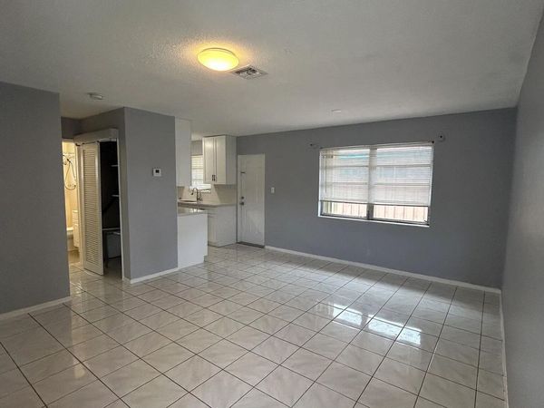 5891 NE 18th Avenue, Unit 3, Fort Lauderdale, FL 33334
