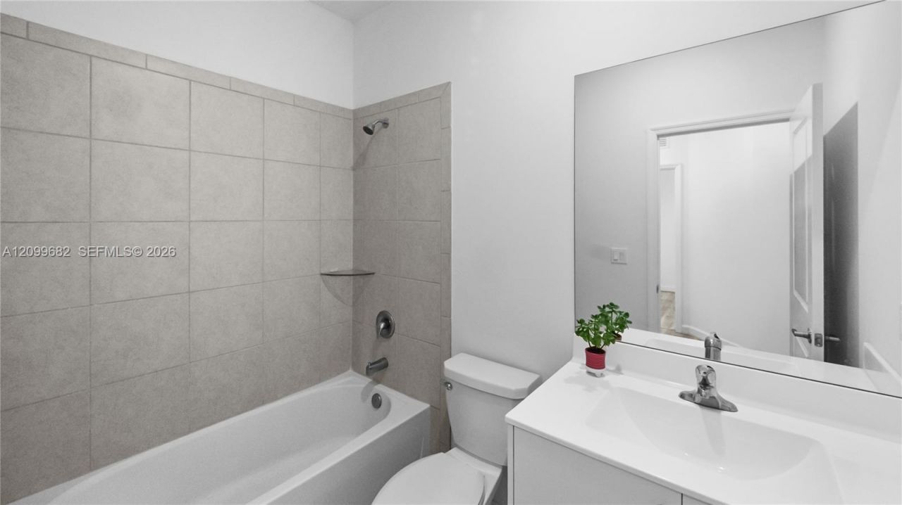 5534 NW 27th Pl , Unit 1, Lauderhill, FL 33313 Photo