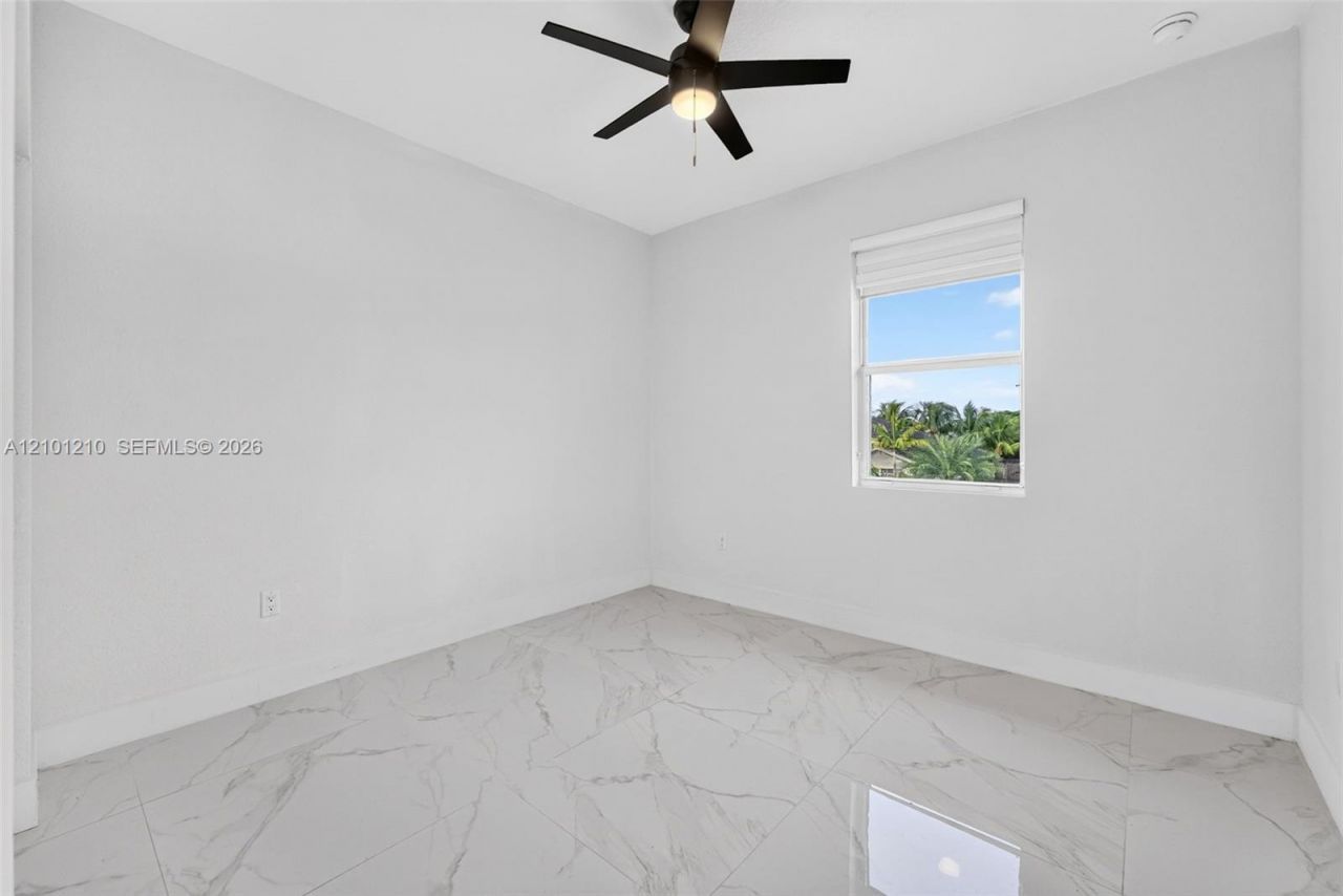 19815 SW 132nd Ct , Miami, FL 33177 Photo
