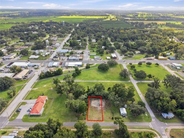 103 SW 2ND STREET , CHIEFLAND, FL 32626
