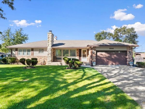 1810 Pratt Avenue , Des Plaines, IL 60018