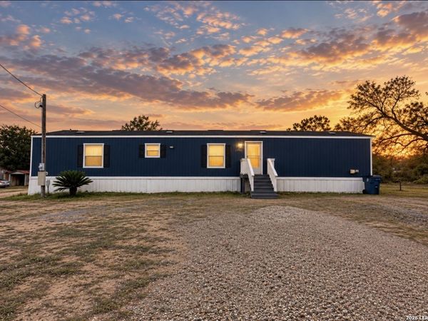 1708 HILL ST, Three Rivers, TX 78071