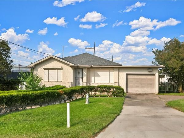2813 E ST. BERNARD Highway, Meraux, LA 70075