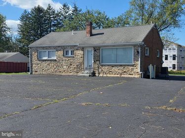 513 W BUTLER AVENUE, CHALFONT, PA 18914