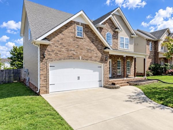 1145 Chinook Cir, Clarksville, TN 37042