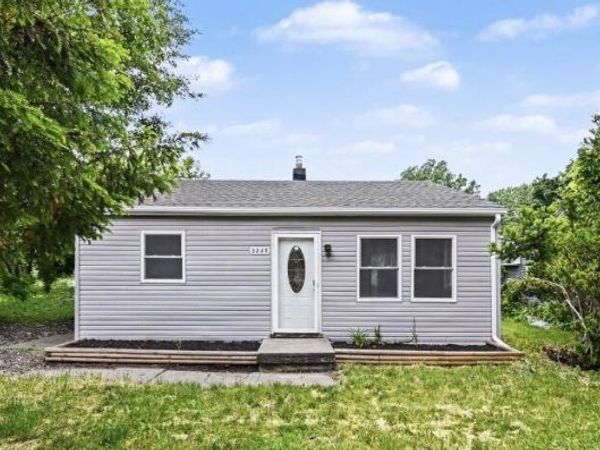 3235 Young Avenue, Lansing, MI 48906