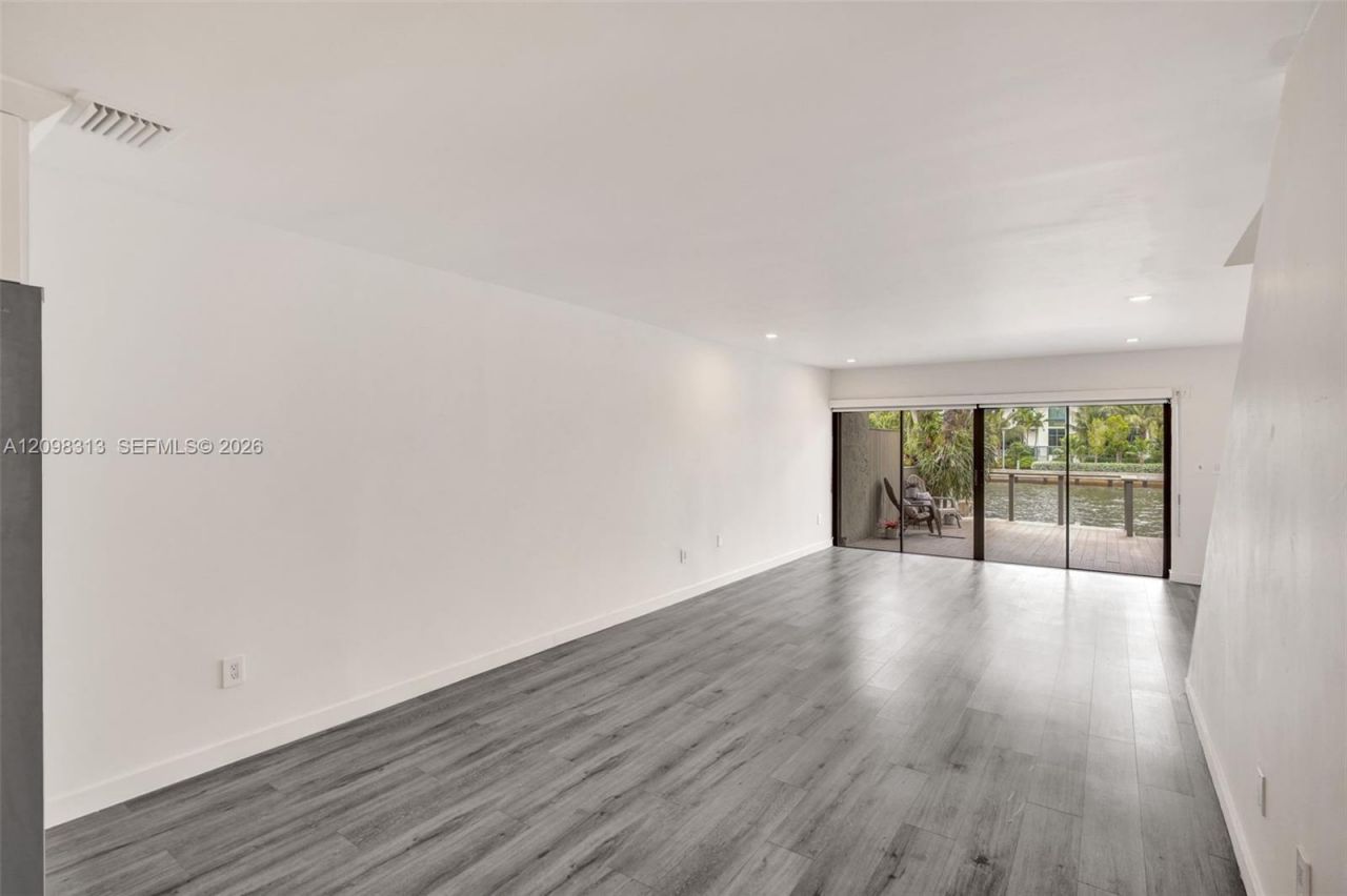 1000 NW N River Dr , Unit 6, Miami, FL 33136 Photo