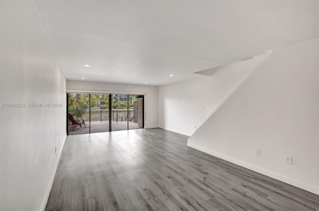 1000 NW N River Dr , Unit 6, Miami, FL 33136 Photo