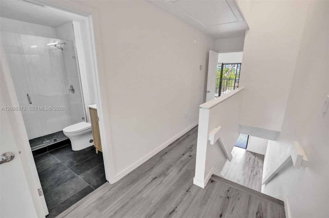 1000 NW N River Dr , Unit 6, Miami, FL 33136 Photo