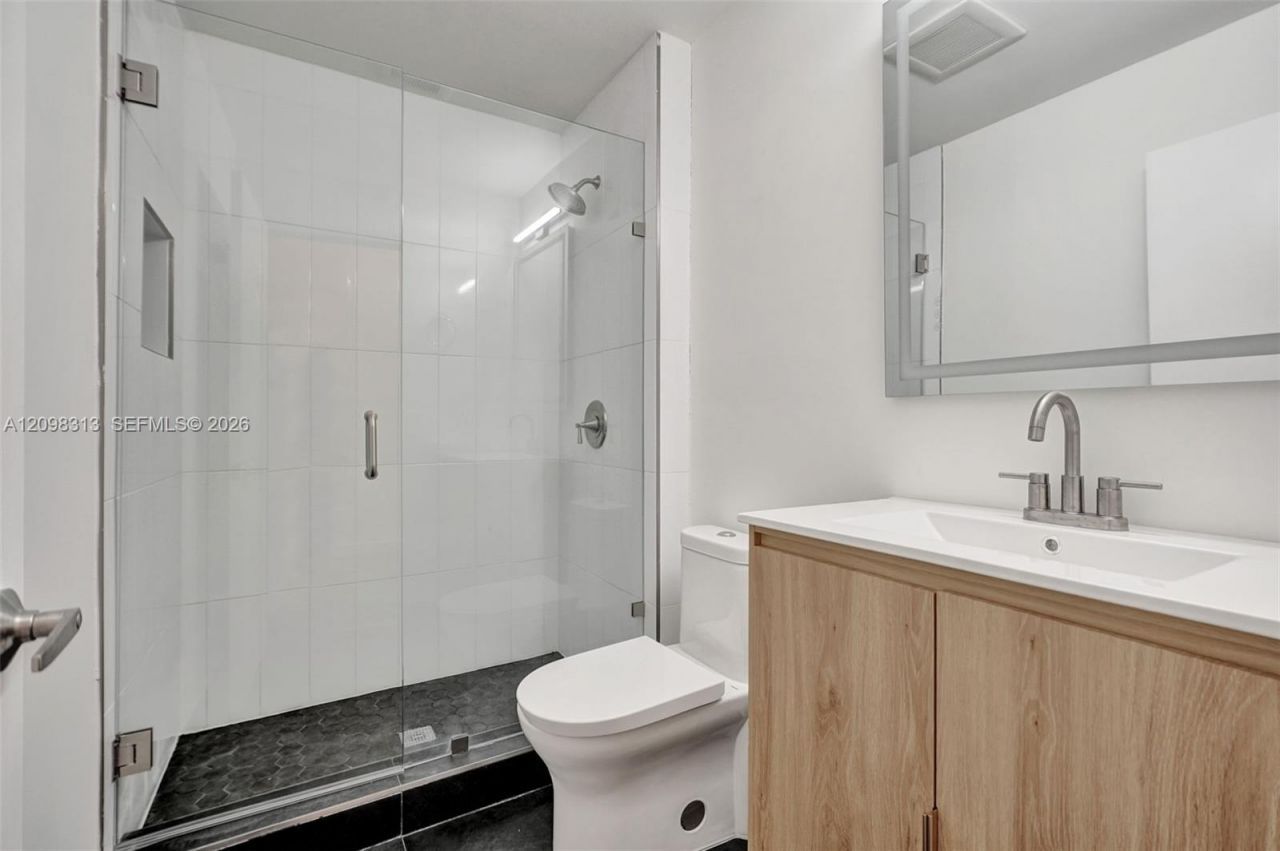 1000 NW N River Dr , Unit 6, Miami, FL 33136 Photo