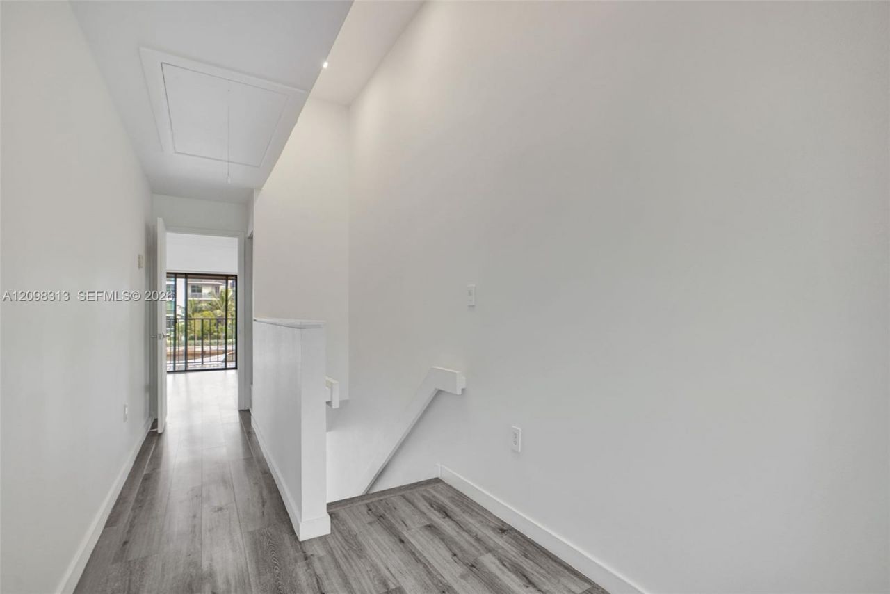 1000 NW N River Dr , Unit 6, Miami, FL 33136 Photo