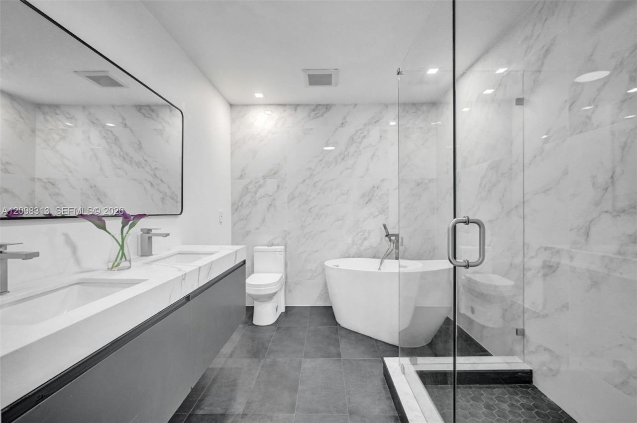 1000 NW N River Dr , Unit 6, Miami, FL 33136 Photo