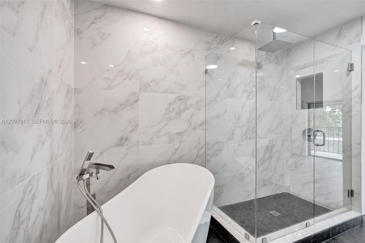 1000 NW N River Dr , Unit 6, Miami, FL 33136 Photo