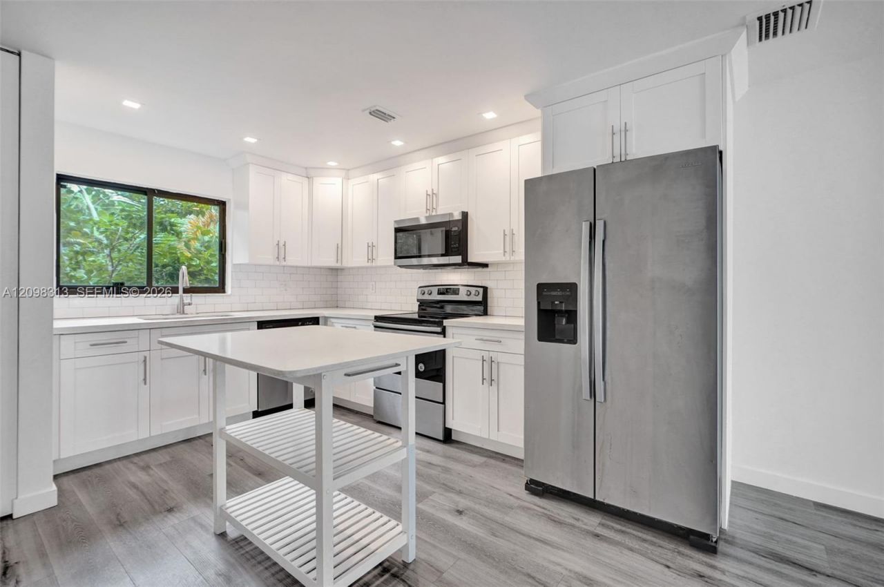 1000 NW N River Dr , Unit 6, Miami, FL 33136 Photo