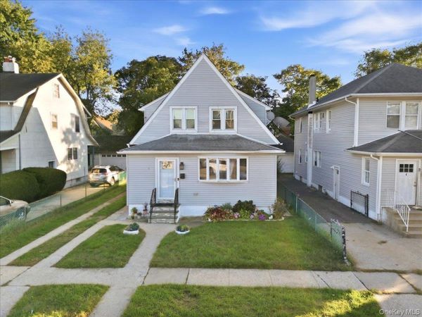 8 Frazier Street, Hempstead, NY 11550