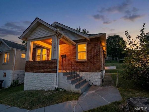 4604 June Avenue , Northwoods, MO 63121