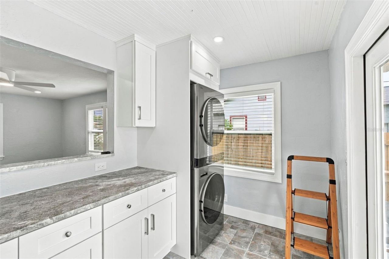 3631 N 4th Avenue N, Saint Petersburg, FL 33713 Photo