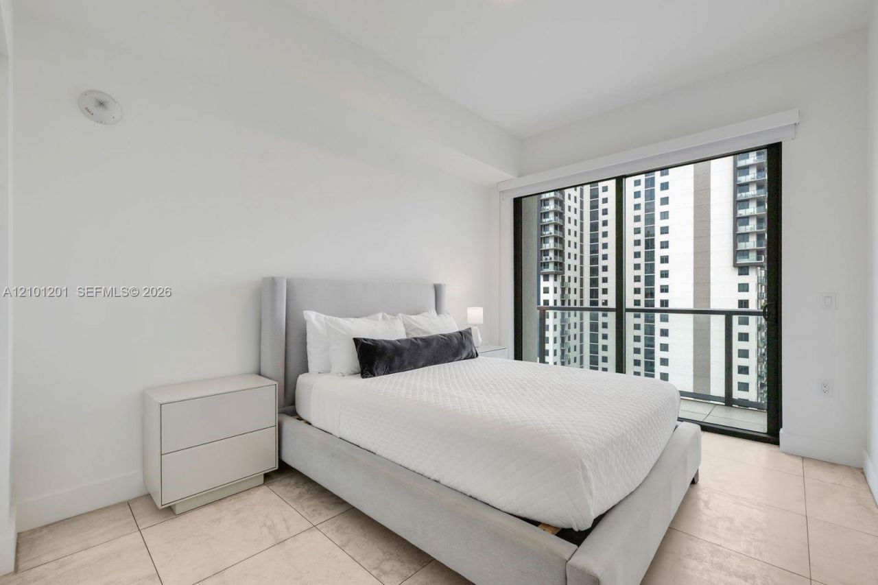 239 SW 9th St , Unit 1801, Miami, FL 33130 Photo