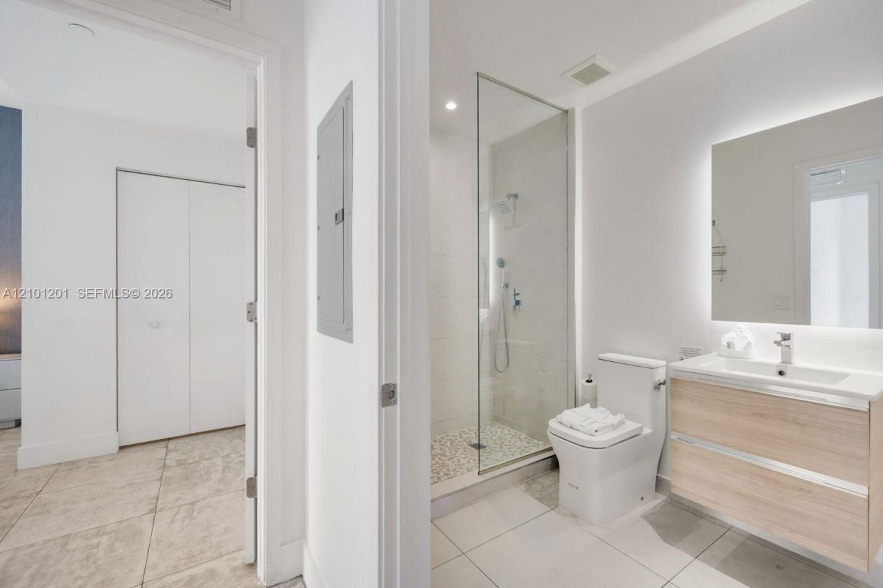 239 SW 9th St , Unit 1801, Miami, FL 33130 Photo