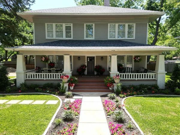 512 N College Street, Waxahachie, TX 75165