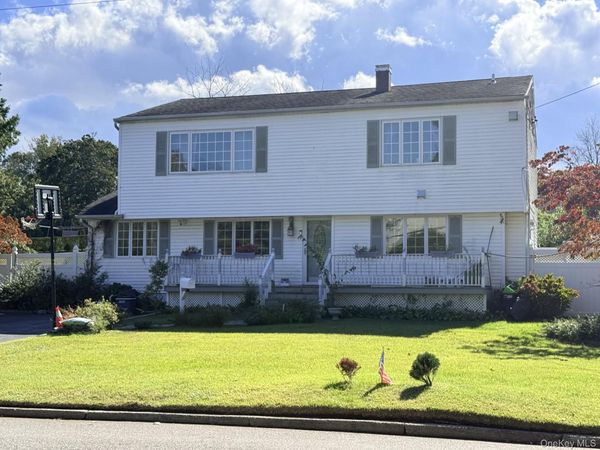 4 Longbow Lane , South Setauket, NY 11720