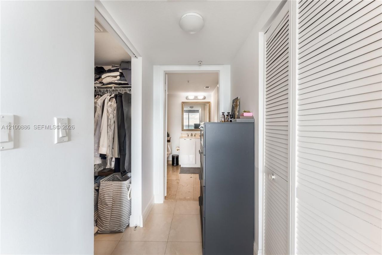 1800 N Bayshore Dr , Unit 4006, Miami, FL 33132 Photo