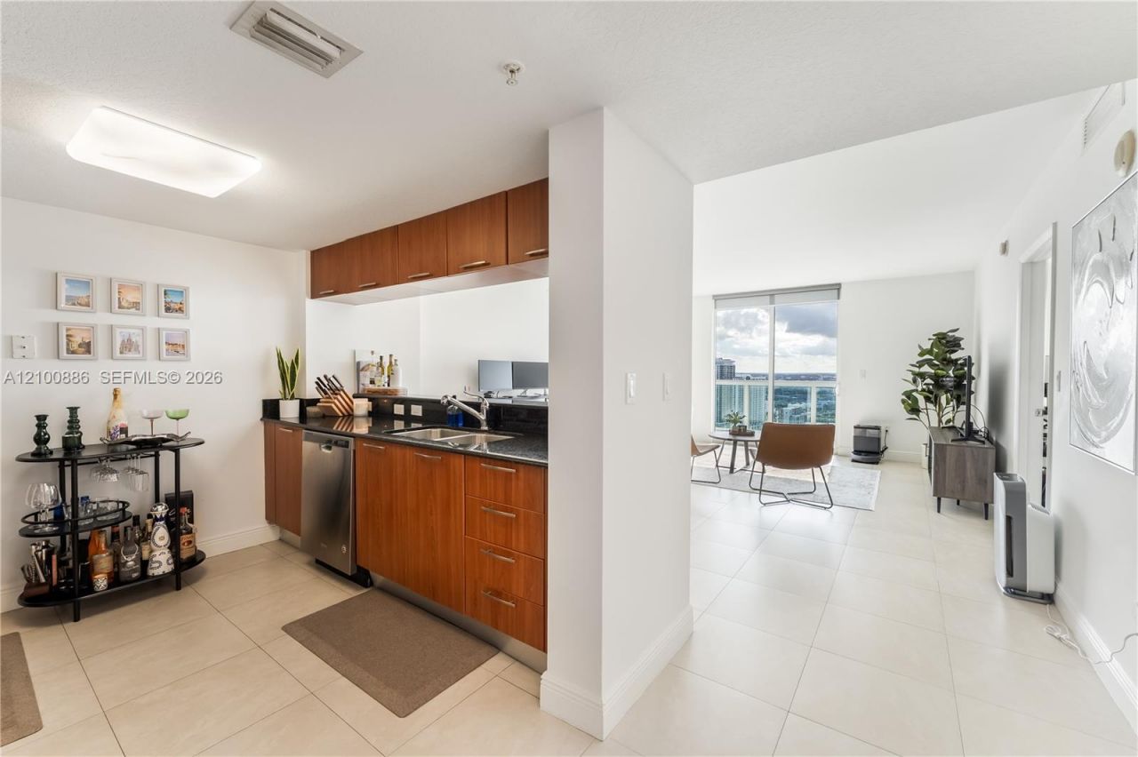 1800 N Bayshore Dr , Unit 4006, Miami, FL 33132 Photo