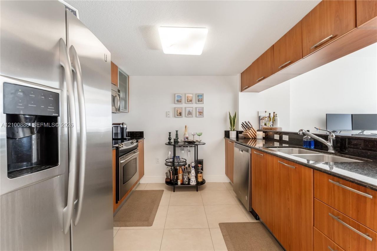 1800 N Bayshore Dr , Unit 4006, Miami, FL 33132 Photo