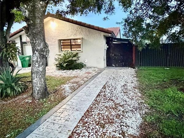 31 NW 133rd Pl , Unit B, Miami, FL 33182