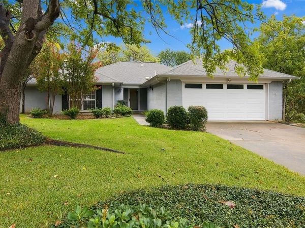 2935 Ridgewood Drive , Grapevine, TX 76051