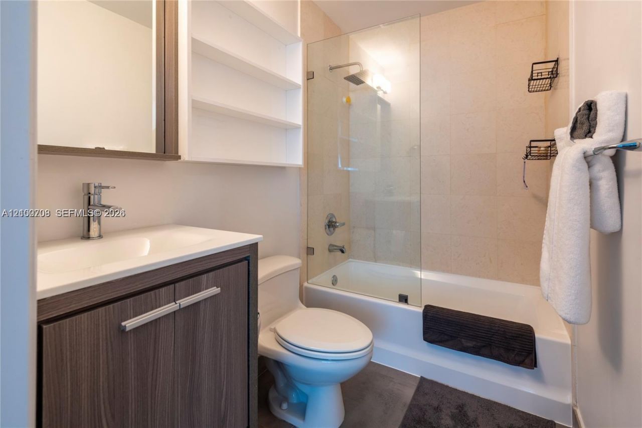 60 SW 13th St , Unit 3014, Miami, FL 33130 Photo