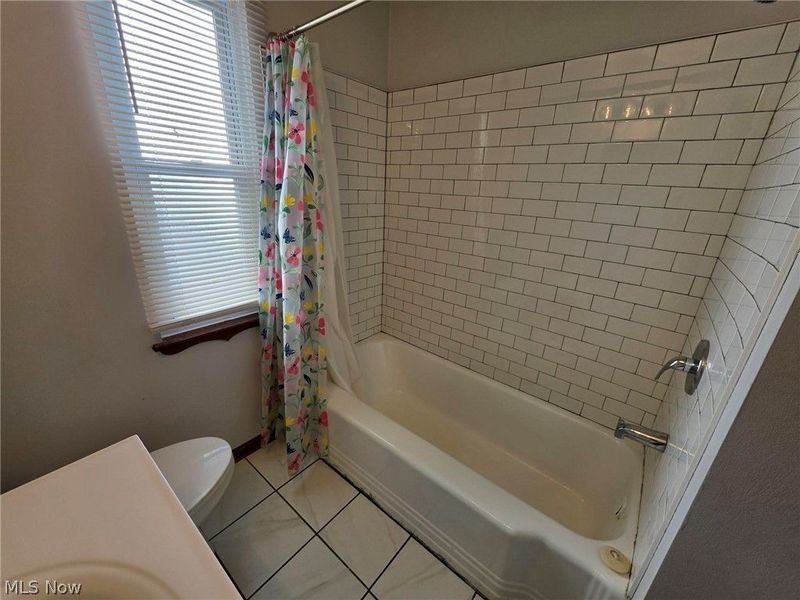 781 E 236th Street , Euclid, OH 44123 Photo 12