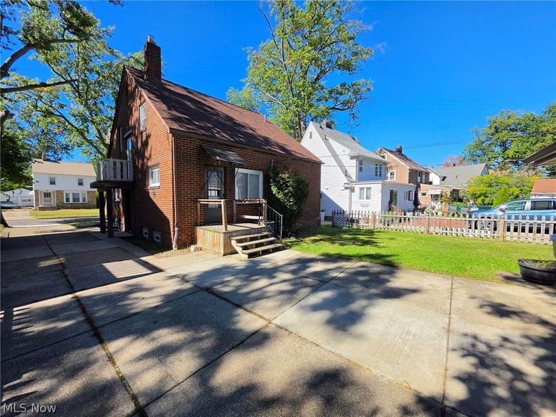 781 E 236th Street , Euclid, OH 44123 Photo 3