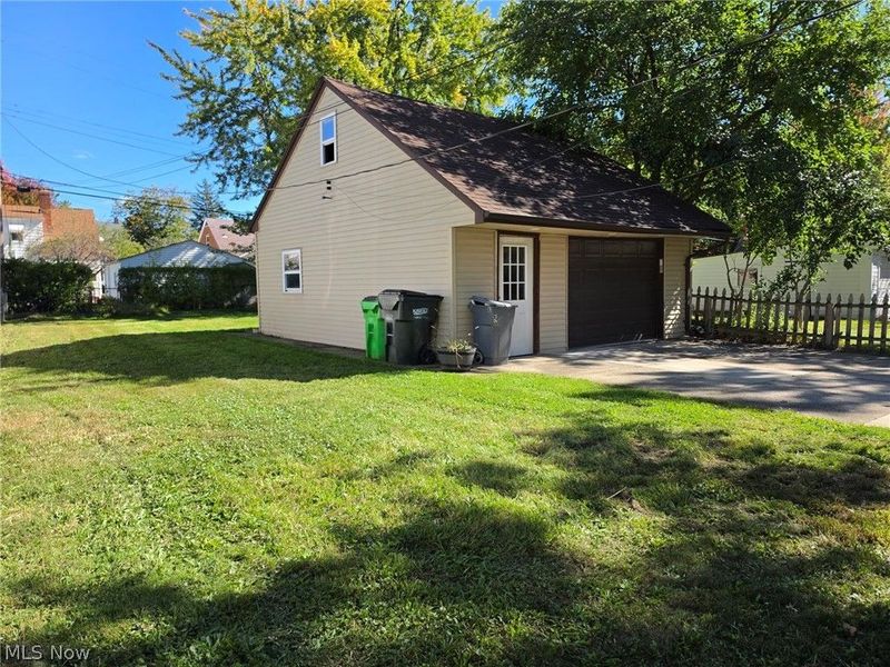 781 E 236th Street , Euclid, OH 44123 Photo 5