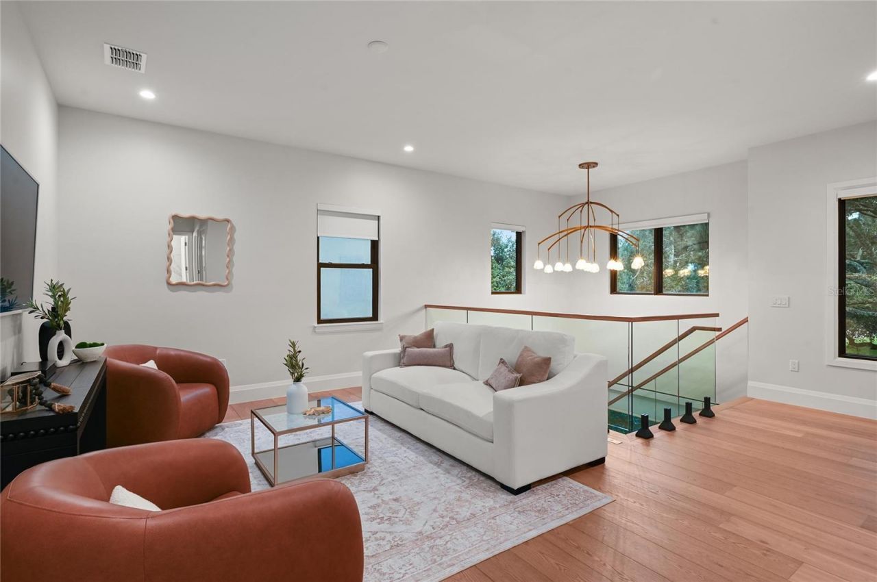 7 W New Hampshire Street, Orlando, FL 32804 Photo