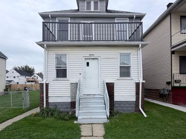 2094 Trowbridge Street , Hamtramck, Mi 48212