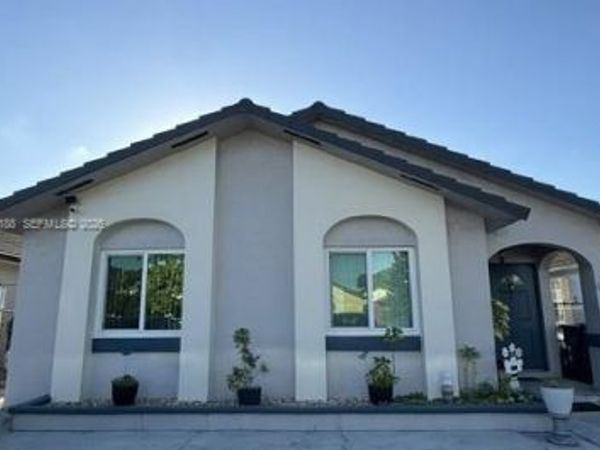 6968 W 24th Ct , Hialeah, FL 33016