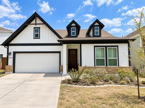 992 Hazy Hills LOOP, Dripping Springs, TX 78620