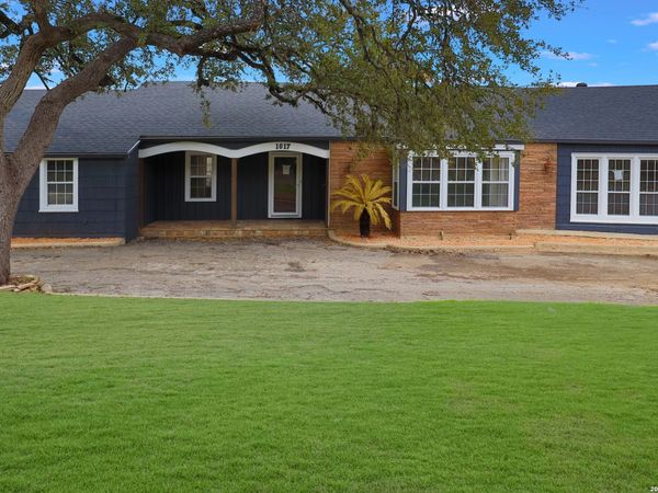 1017 BURLESON ST, San Marcos, TX 78666