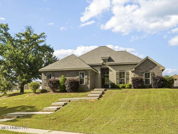 25 Island Oak, Hattiesburg, MS 39402