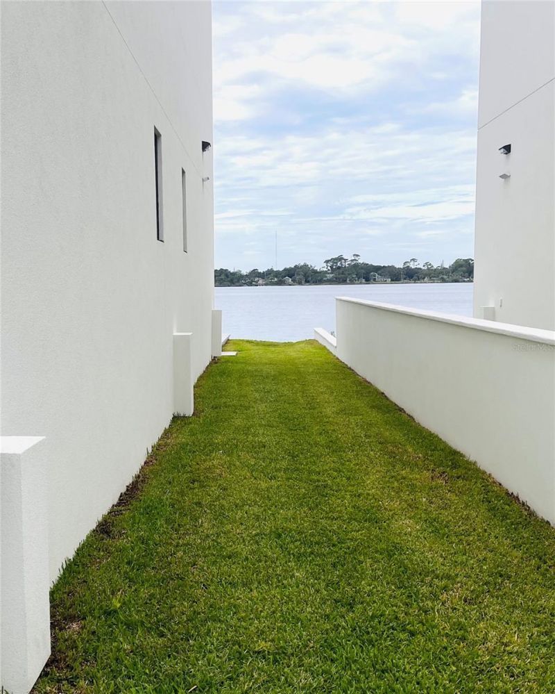2115 N Halifax Avenue, Daytona Beach, FL 32118 Photo