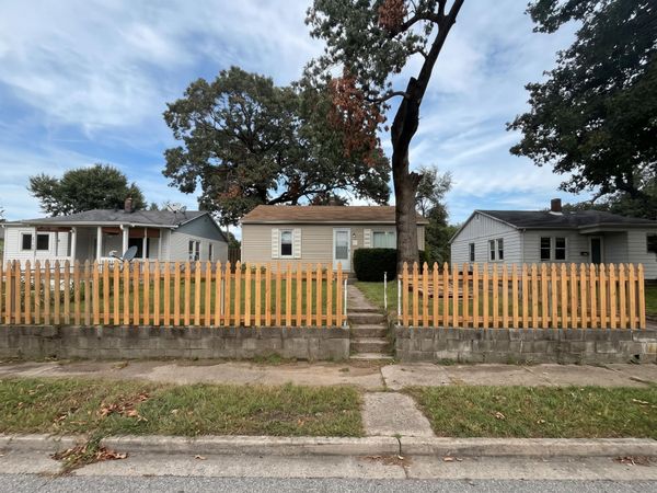 4152 Park Avenue , Lake Station, IN 46405