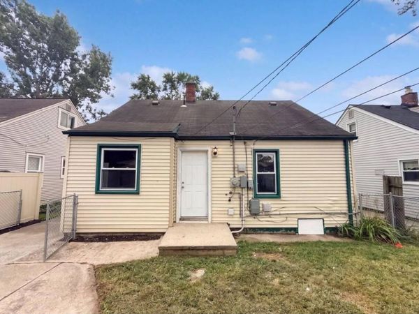 24346 Lehigh Street, Dearborn Heights, MI 48125